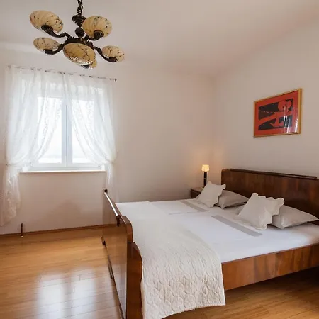 Franka Loza Apartment *